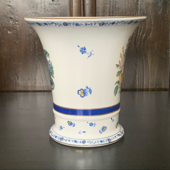 Academie de Porcelaine Bouquet Collection Hand Painted 8” Vase Cachepot - Picture 6 of 16